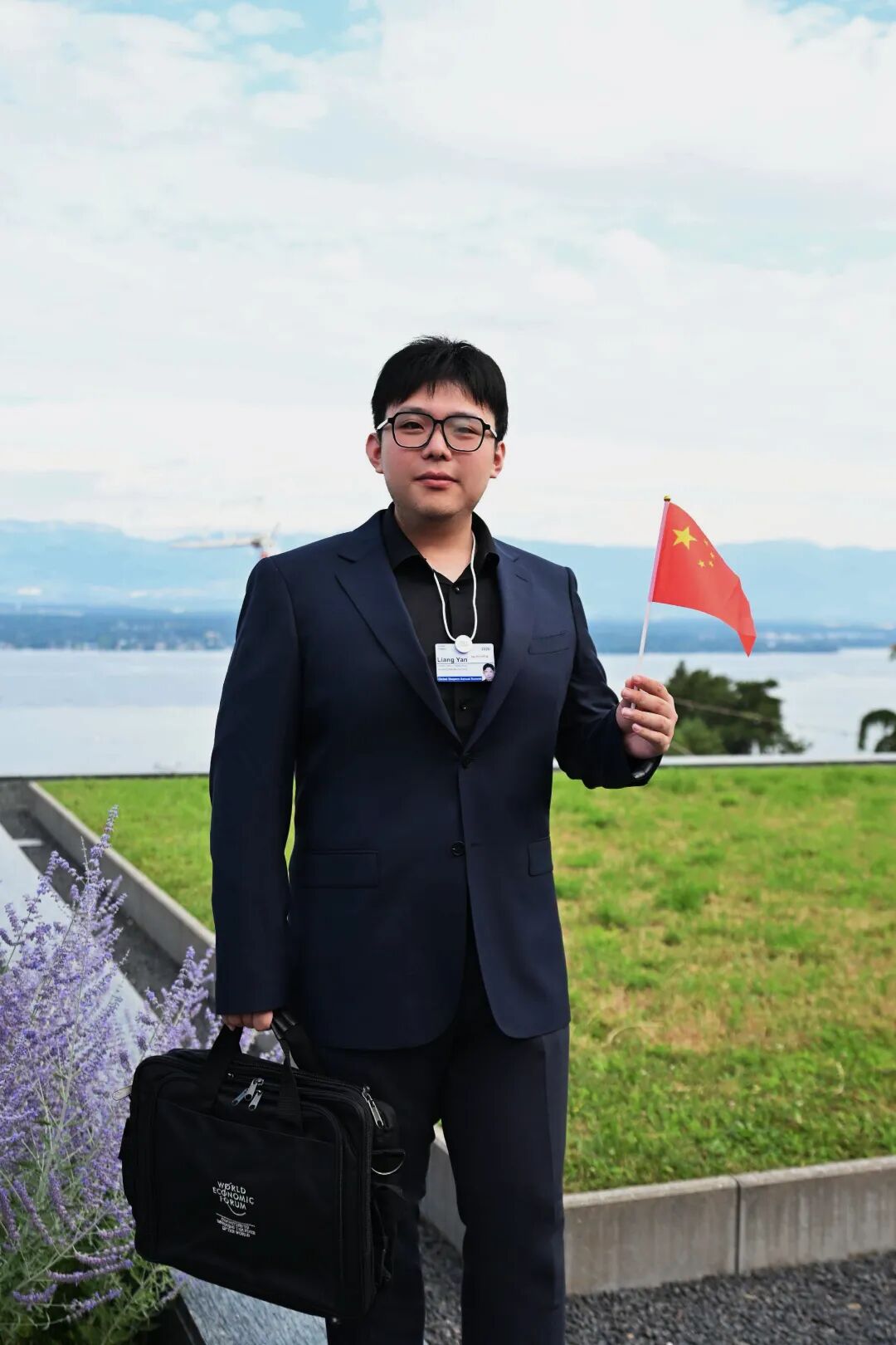 2026年6月，瑞士日内瓦，梁严参加达沃斯世界经济论坛总部举办的全球杰出青年年度峰会